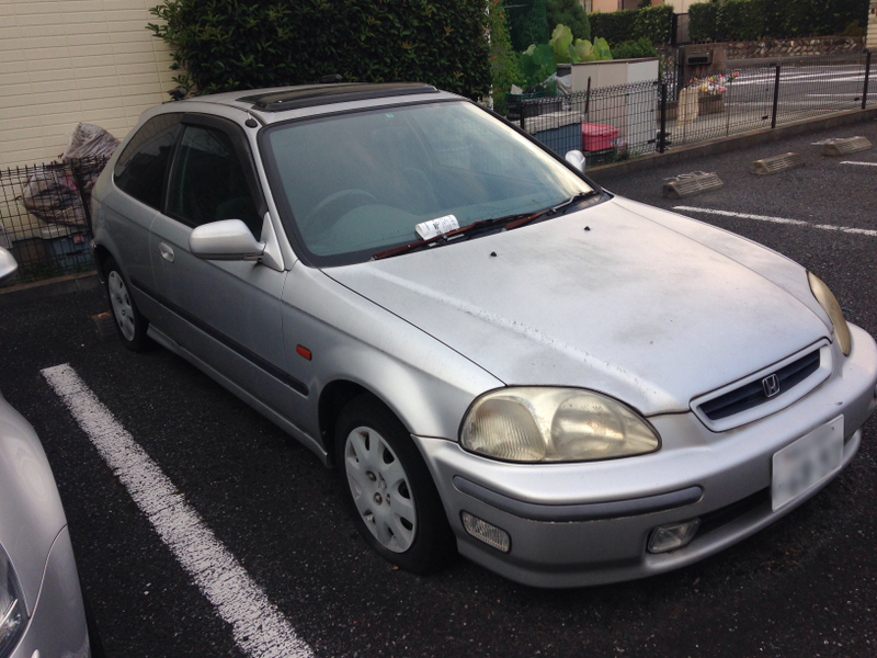 Illustration for article titled Heartbreaking: This Little Brother Of The Civic Type R Left For Dead